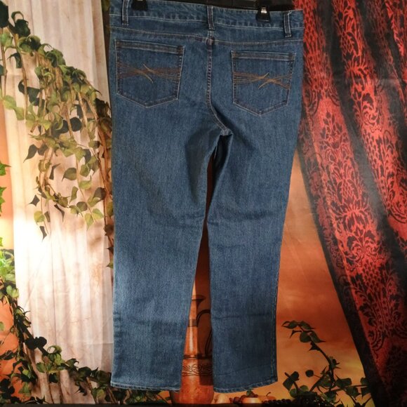 EUC: Faded Glory Sze 18A Blue Classic Straight Leg Jeans Comfortable Stretch - Picture 2 of 3